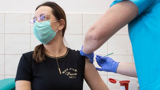 Będą paszporty covidowe dla zaszczepionych? Polska współpracuje z UE, mają być gotowe do czerwca