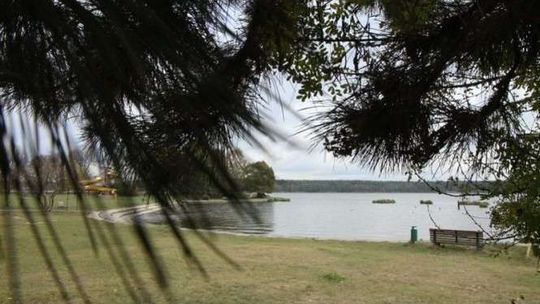 Będą zmiany nad Zalewem Zemborzyckim. Nowe boiska, plaża