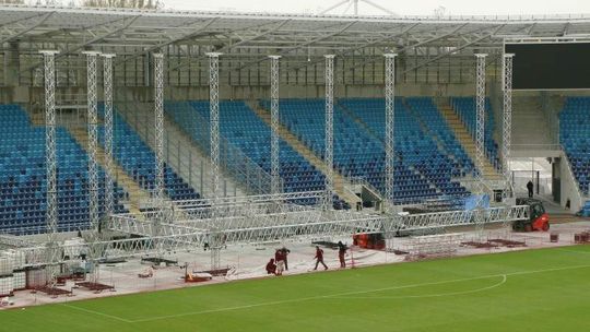 Będzie co jeść na stadionie. A loże wynajęte