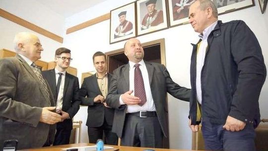 Będzie fabryka, będzie praca. Uniwersytet w porozumieniu z Euromedem