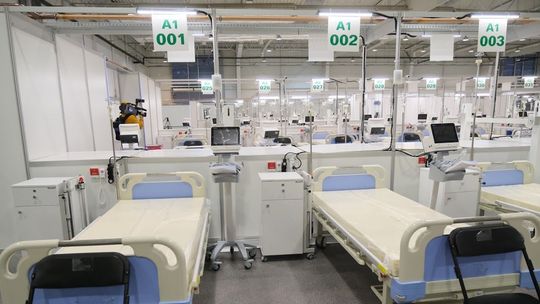 Będzie przegląd szpitali tymczasowych, bo liczba zakażeń wzrasta