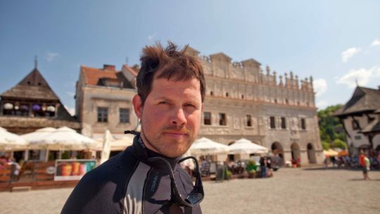 Belg płynie po Wiśle. Dziś w Kazimierzu Dolnym, Puławach i Gołębiu