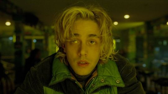 Benshi online: "Tom"