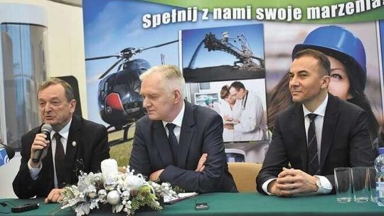 Betonowy pas na lotnisku pod Chełmem? Gowin: "Musi powstać"