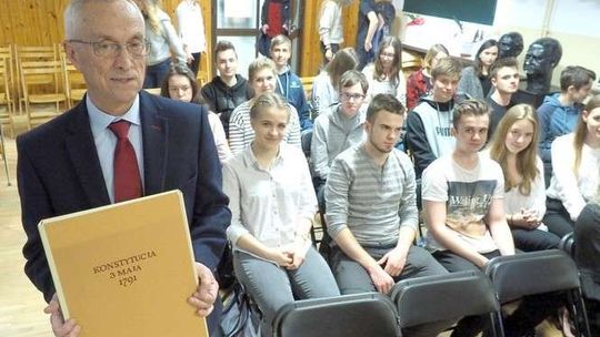 Bez konstytucji państwo upada. Ferdynand Rymarz w III LO w Lublinie