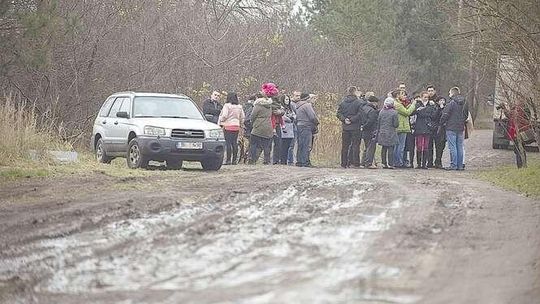 Bez normalnej drogi i wodociągu. Na te inwestycje mieszkańcy czekali wiele lat