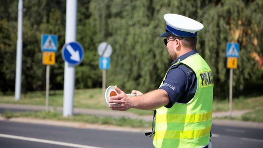 Bez uprawnień i pod wpływem. Pojechał prosto do aresztu