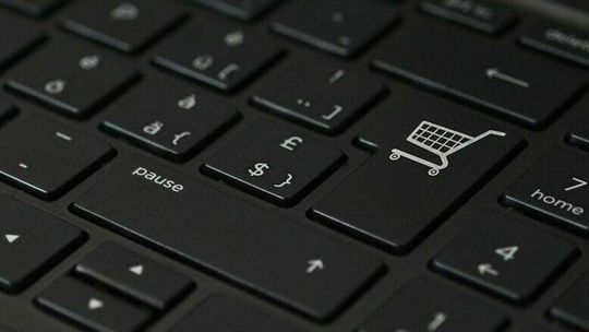 Bezczelność oszustów nie zna granic. Takiej przesyłki kupujący się nie spodziewał