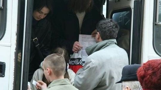 Bezdomny załatwiał się w autobusie. List od Czytelnika