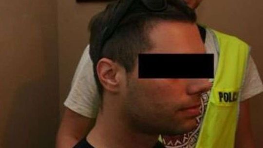 Bezrobotny bibliotekarz handlował dopalaczami. Wpadł przez uszkodzoną przesyłkę