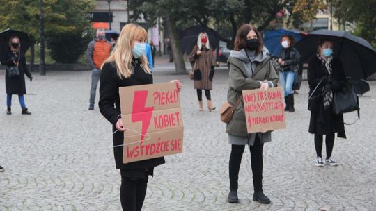 Biała Podlaska: "Aborcja była, jest i będzie. Kobiety muszą mieć wybór"