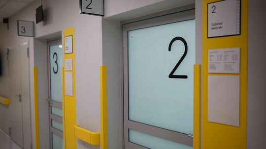 Biała Podlaska: Coraz więcej oddziałów zamienianych na covidowe 