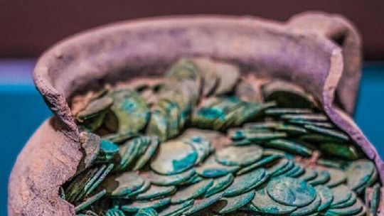 Biała Podlaska: Dzban z monetami trafił do muzeum 