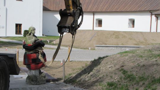 Biała Podlaska: Figura Madonny zniknęła z cokołu 