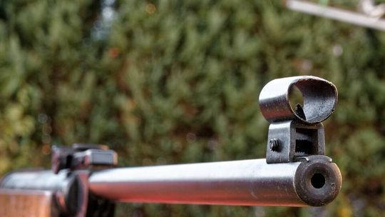 Biała Podlaska. Grozi mu pięć lat więzienia za strzelanie do lodówki