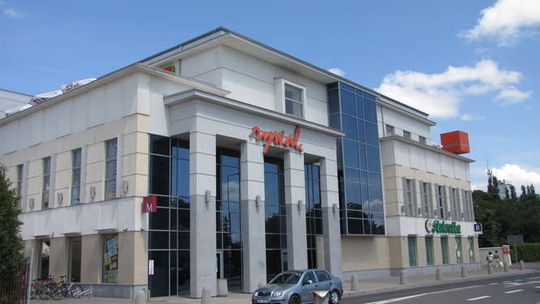 Biała Podlaska. House i Sinsay w Rywalu