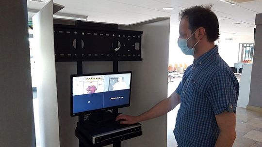 Biała Podlaska: Kamera termowizyjna mierzy temperaturę w szpitalu 