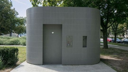 Biała Podlaska: Kiedy miasto zamontuje publiczne toalety? 