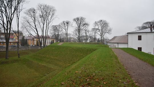 Biała Podlaska: Kolejne fortyfikacje i kładka. W parku będzie jeszcze piękniej