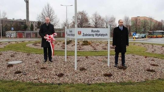 Biała Podlaska ma rondo Żołnierzy Wyklętych. Odsłonili tablicę z nazwą