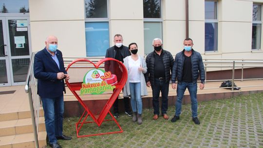 Biała Podlaska. Nie wszystkie szkoły chciały pojemniki na nakrętki. "Smuci nas to"