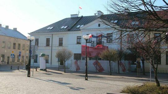 Biała Podlaska. NIK o miejskich spółkach: za wysokie pensje szefów i luksusowy bus