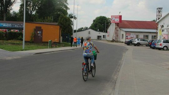 Biała Podlaska: Nową ulicę zastawiają samochody. A miał być porządek 