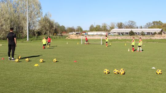 Biała Podlaska: Nowe boisko dla młodych piłkarzy. Łatwiej też z parkowaniem