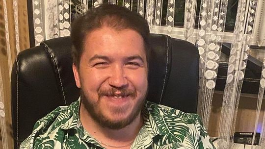 Biała Podlaska: Pan Piotr pomaga mieszkańcom, a sam poszukuje asystenta 