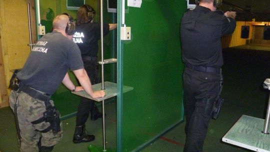 Biała Podlaska: Pierwszy kontakt celników z bronią  