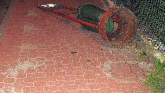 Biała Podlaska: Przystanek przewrócił się na 8-latka