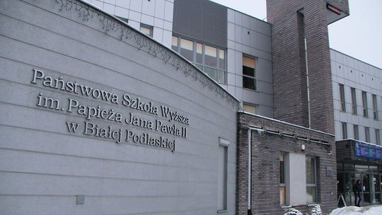 Biała Podlaska: Studenci informatyki pomagają szkołom w zdalnym nauczaniu 