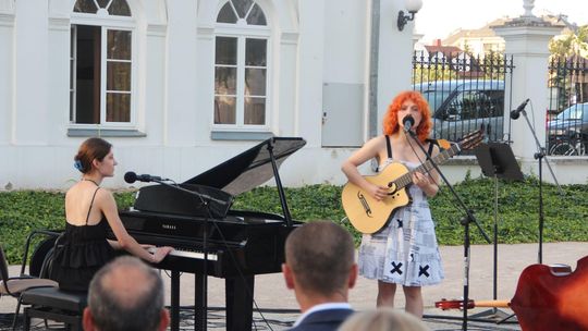 Biała Podlaska: Szkoła muzyczna popiera dyrektora. Poseł PiS interweniuje, a ministerstwo się wycofa?