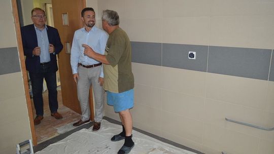 Biała Podlaska: Uczniowie na wakacjach, a w szkołach remonty