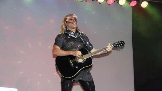 Biała Podlaska: Urzędnicy w roli artystów w koncercie charytatywnym