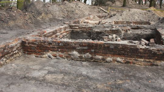 Biała Podlaska: W parku Radziwiłłowskim odkryto zabytkowe fundamenty
