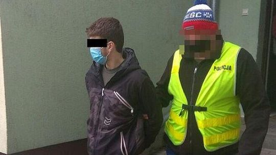 Biała Podlaska. W sklepie wyjął nóż i groził sprzedawcom