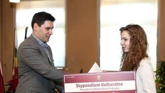 Biała Podlaska: Wnioskuj o stypendium artystyczne