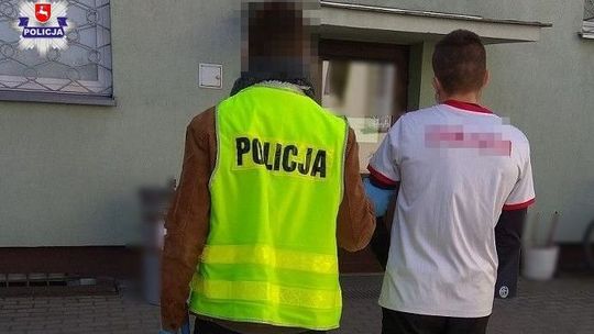 Biała Podlaska: Wyrwał kobiecie torebkę na ulicy. Co w niej było? 