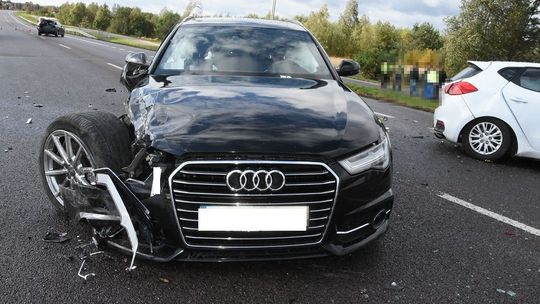 Biała Podlaska: Wystarczyła chwila nieuwagi. Cztery uszkodzone samochody, dwie osoby w szpitalu