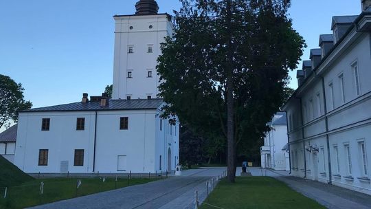 Biała Podlaska: Zakaz wjazdu do parku nie obowiązuje wszystkich?