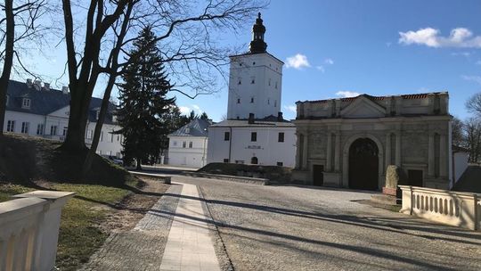 Biała Podlaska: Zakaz wjazdu do parku. Radni mówią o ciężkich instrumentach uczniów szkoły muzycznej