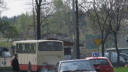 Biała Podlaska: Zawracała BMW i uderzyła w autobus