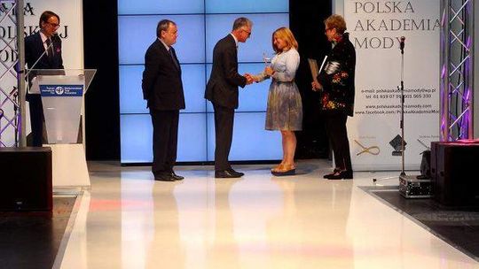 Bialcon ze Złotą Pętelką