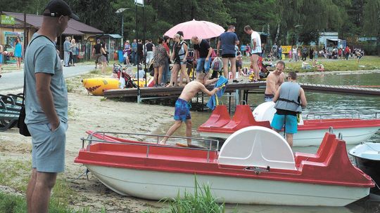 Białe linie niezgody w Strefie Płatnego Parkowania w Okunince. "Nie mamy na to funduszy"