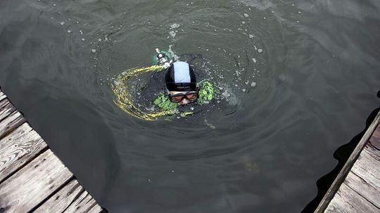 Białka: W jeziorze utonął 21-latek