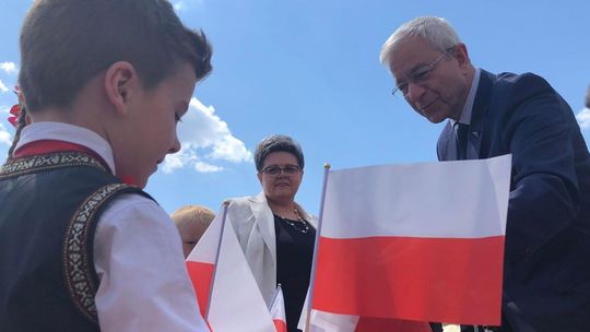 Biało-czerwona w roli głównej. Zamojskie obchody Dnia Flagi 2022