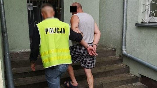 Białorusin był kompletnie pijany. Jadąc tirem uszkodził trzy ciężarówki