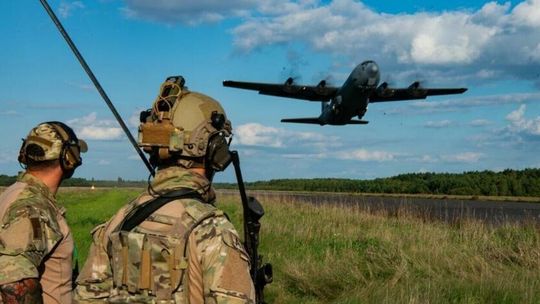 Białoruski szpieg miał kontrolować polskie lotnisko. Teraz stanął przed sądem