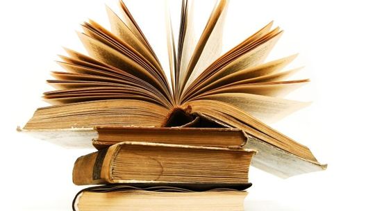Biblioteki w dzień i w nocy